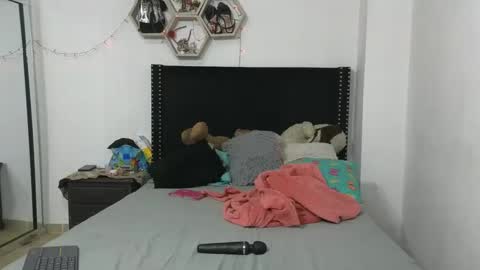 charlotte_027 online show from 01.17.25