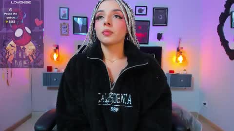 Snapshot of charlotte__benett chatting on 11.10.25 Charlotte online show from 11.10.25