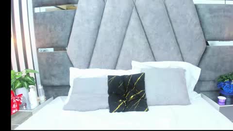 Snapshot of charlotte_chapman chatting on 11.26.25 charlotte chapman online show from 11.26.25