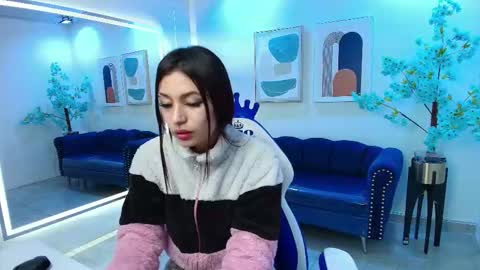 Snapshot of charlotte_etthan chatting on 09.28.25 Charlotte online show from 09.28.25