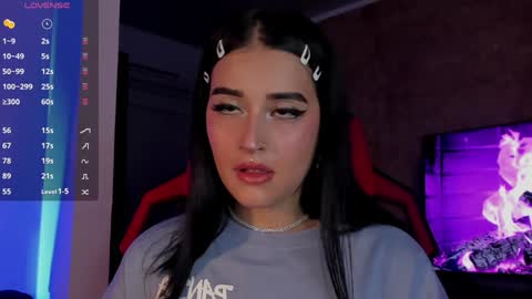 Charlotte  online show from 01.07.25