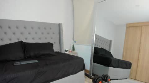 Snapshot of charlotte_harriz chatting on 12.29.24 Charlotte online show from 12.29.24