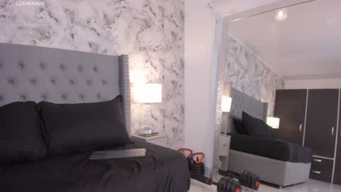 Snapshot of charlotte_harriz chatting on 01.21.25 Charlotte online show from 01.21.25