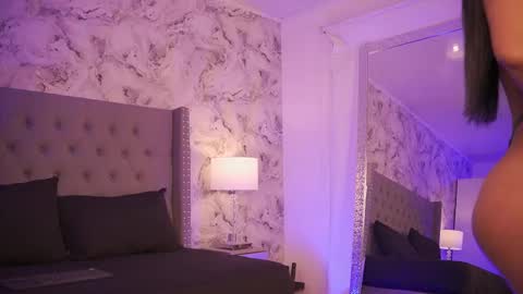 Snapshot of charlotte_harriz chatting on 10.13.25 Charlotte online show from 10.13.25