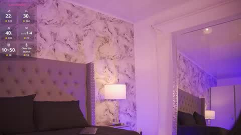 Snapshot of charlotte_harriz chatting on 10.18.25 Charlotte online show from 10.18.25