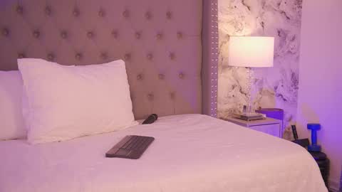 Charlotte online show from 02.12.26