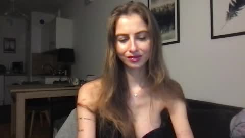 Charlotte Roche online show from 10.06.25