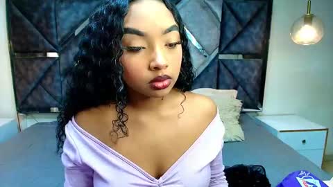 Snapshot of charlotte_walker1 chatting on 09.26.25 charlotte_walker1 online show from 09.26.25