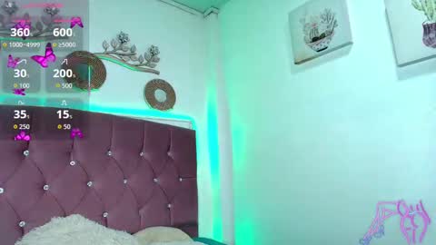 Snapshot of charlotte_walker1 chatting on 11.15.25 charlotte_walker1 online show from 11.15.25