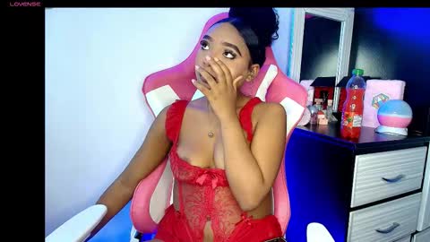 Snapshot of charlotte_walker1 chatting on 12.03.25 charlotte_walker1 online show from 12.03.25