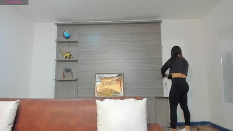 Snapshot of charlotte_whitee1 chatting on 01.15.25 Charlotte Everyday From 0700 to 1300 Col Time online show from 01.15.25