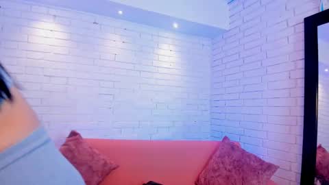 Snapshot of charlotte_whitee1 chatting on 09.18.25 Charlotte Everyday From 0700 to 1300 Col Time online show from 09.18.25