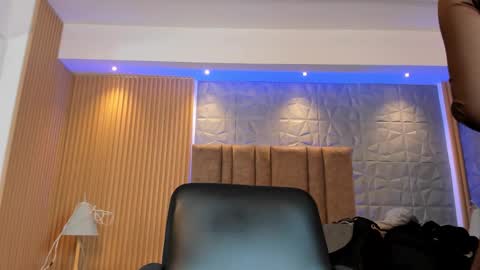 Snapshot of charlotte_whitee1 chatting on 10.08.25 Charlotte Everyday From 0700 to 1300 Col Time online show from 10.08.25