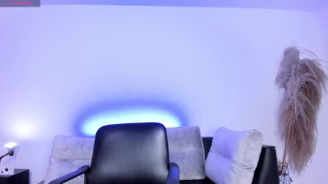 Snapshot of charlotte_whitee1 chatting on 10.11.25 Charlotte Everyday From 0700 to 1300 Col Time online show from 10.11.25