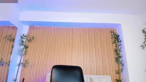 Snapshot of charlotte_whitee1 chatting on 10.14.25 Charlotte Everyday From 0700 to 1300 Col Time online show from 10.14.25