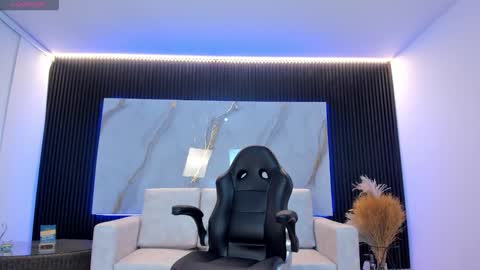 Charlotte  Everyday From 0700 to 1300 Col Time online show from 01.06.26