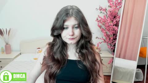 Snapshot of charlotte_wow chatting on 12.06.24 Charlotte online show from 12.06.24