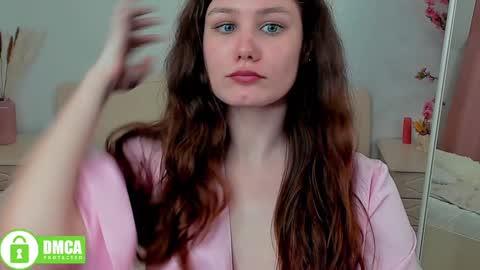 Snapshot of charlotte_wow chatting on 12.08.24 Charlotte online show from 12.08.24