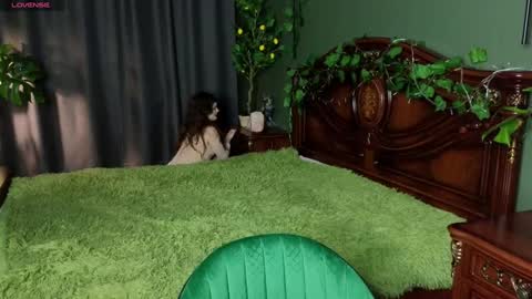 Snapshot of charlotte_wow chatting on 01.03.25 Charlotte online show from 01.03.25