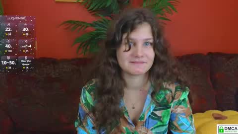 Snapshot of charlotte_wow chatting on 10.26.25 Charlotte online show from 10.26.25