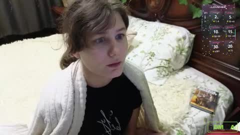 Snapshot of charlotte_wow chatting on 11.24.25 Charlotte online show from 11.24.25