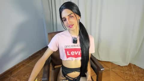 Snapshot of charlottelaurent chatting on 02.06.26 Char online show from 02.06.26