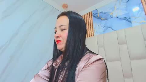 Charlotte  Schmidt online show from 10.15.25