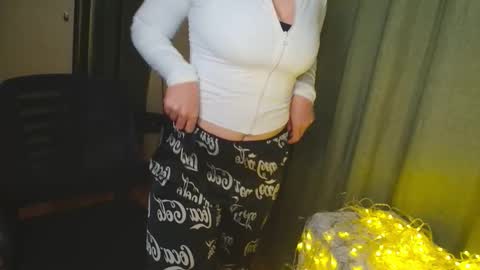 Kira online show from 09.16.25