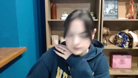 Snapshot of charmbite chatting on 11.28.25 Julliette online show from 11.28.25