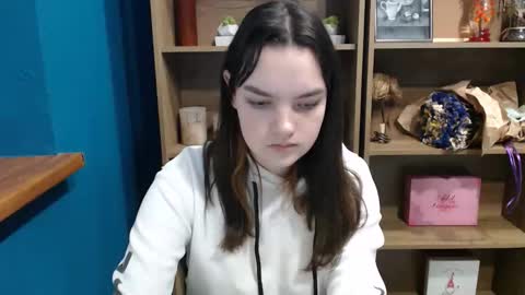 Snapshot of charmbite chatting on 12.01.25 Julliette online show from 12.01.25