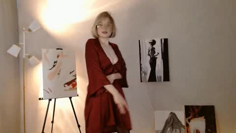 Snapshot of charming_beauty chatting on 09.27.25 Michelle online show from 09.27.25