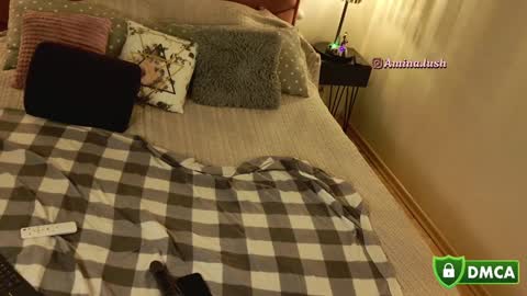 Snapshot of charming_sexuality chatting on 12.26.24 insta online show from 12.26.24