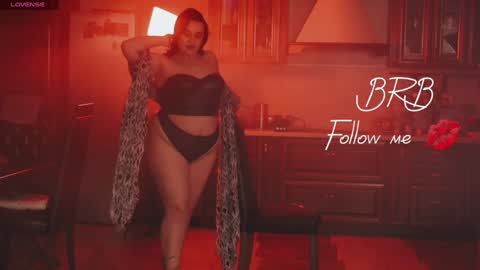 Snapshot of charming_sexuality chatting on 01.12.25 insta online show from 01.12.25