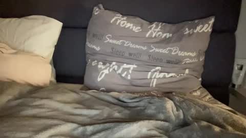 Snapshot of chase_vicky chatting on 10.25.25 Vicky online show from 10.25.25