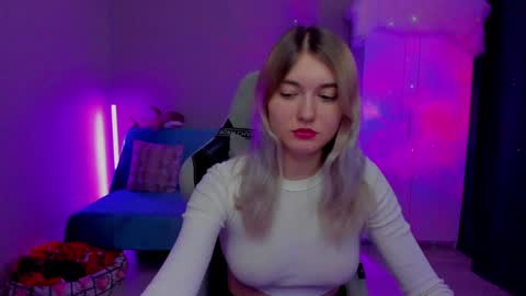 Snapshot of chatur_lady_ chatting on 01.19.25 Betty online show from 01.19.25