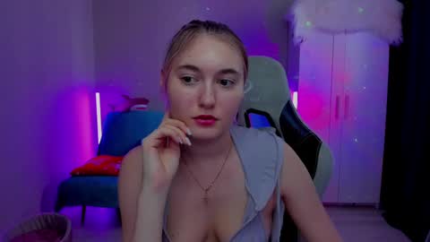 Snapshot of chatur_lady_ chatting on 02.15.25 Betty online show from 02.15.25