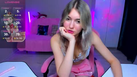 Snapshot of chatur_lady_ chatting on 11.15.25 Betty online show from 11.15.25