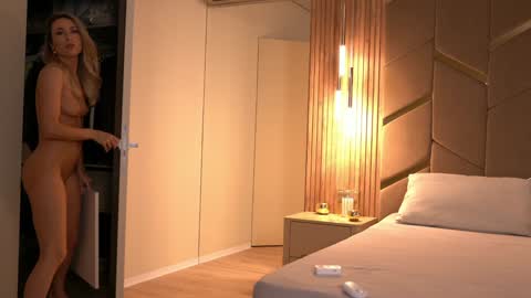 Snapshot of chaturbabe__ chatting on 11.15.25 Ira online show from 11.15.25