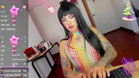 Sophie  online show from 12.23.24