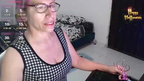 CHAYLA VICTORIA RUIZ  online show from 10.24.25