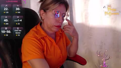 CHAYLA VICTORIA RUIZ  online show from 12.04.25