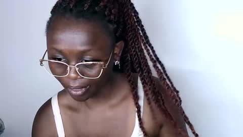 Snapshot of cheeky_charms chatting on 09.11.25 cheeky_charms online show from 09.11.25