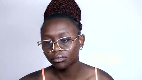 Snapshot of cheeky_charms chatting on 09.20.25 cheeky_charms online show from 09.20.25