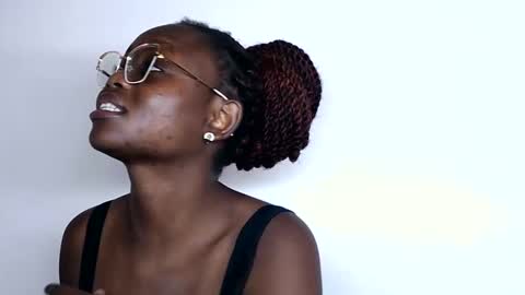 Snapshot of cheeky_charms chatting on 09.26.25 cheeky_charms online show from 09.26.25