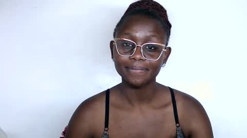 Snapshot of cheeky_charms chatting on 10.06.25 cheeky_charms online show from 10.06.25