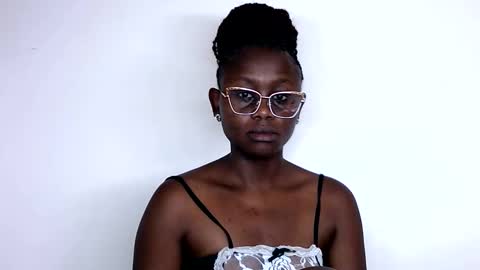 Snapshot of cheeky_charms chatting on 10.19.25 cheeky_charms online show from 10.19.25