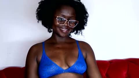 Snapshot of cheeky_charms chatting on 11.16.25 cheeky_charms online show from 11.16.25