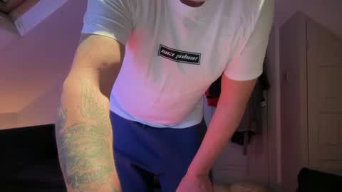 Cheekylondon online show from 09.30.25