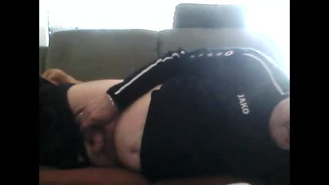 Snapshot of cheesy4444 chatting on 02.11.25 Tom online show from 02.11.25