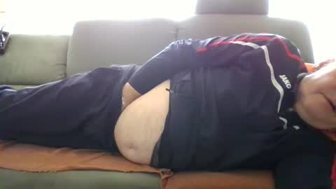 Snapshot of cheesy4444 chatting on 10.12.25 Tom online show from 10.12.25